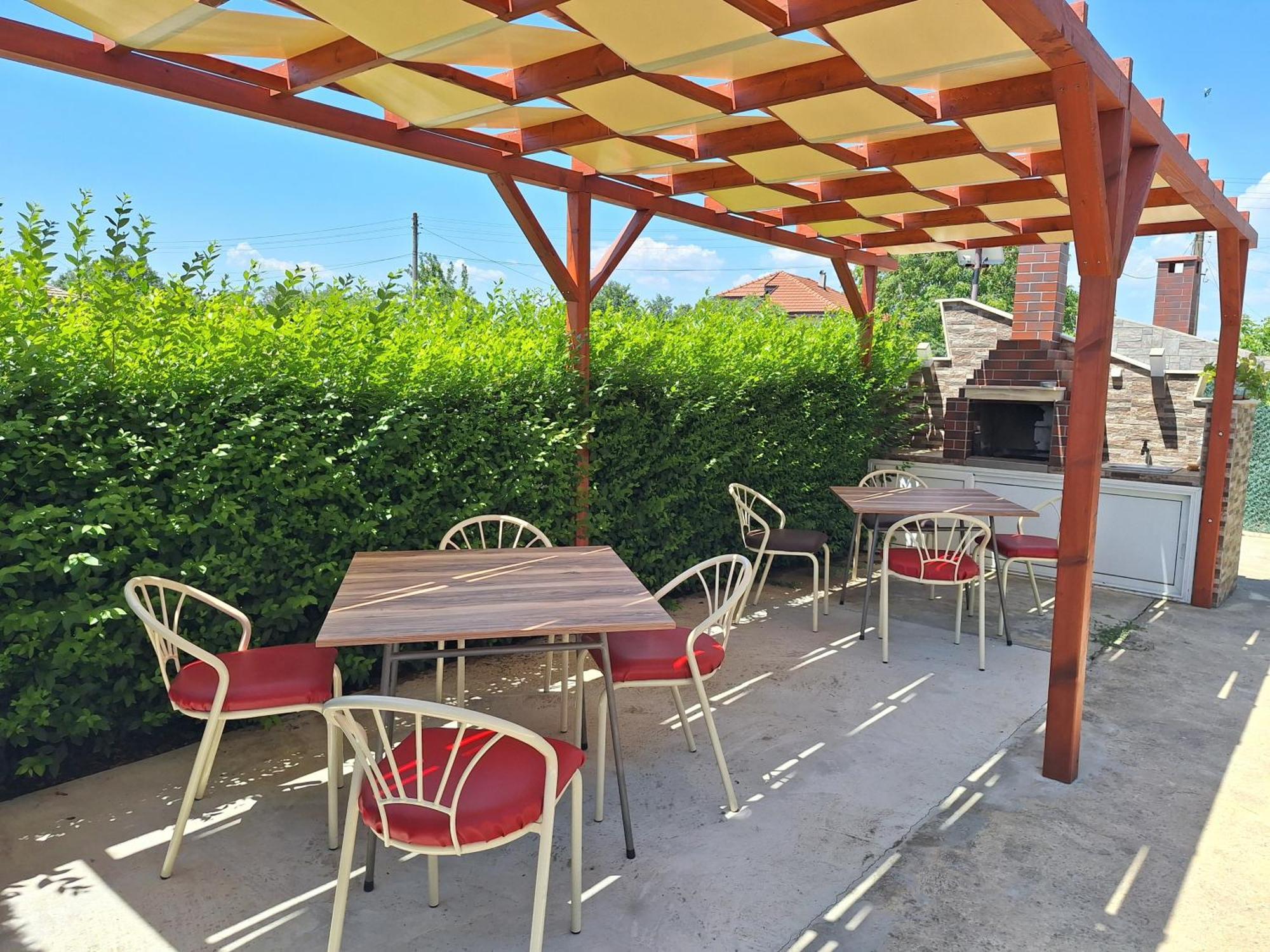 Guest House Valiland Bulgarevo Exterior photo