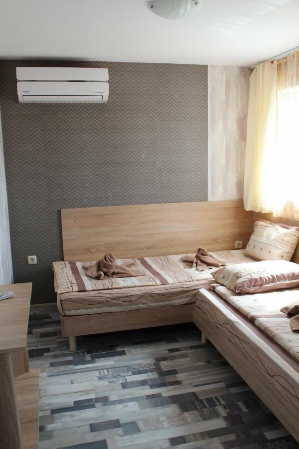 Guest House Valiland Bulgarevo Exterior photo