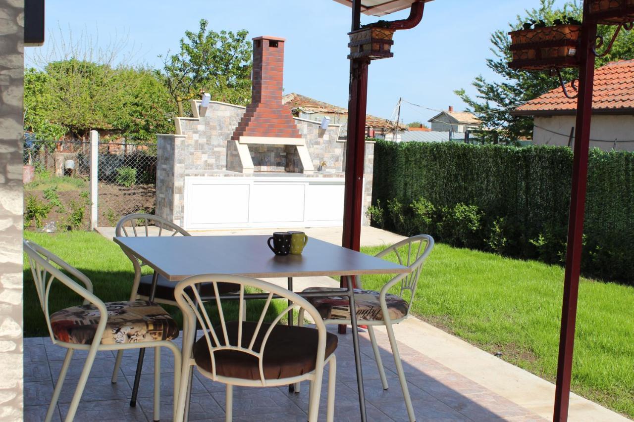 Guest House Valiland Bulgarevo Exterior photo